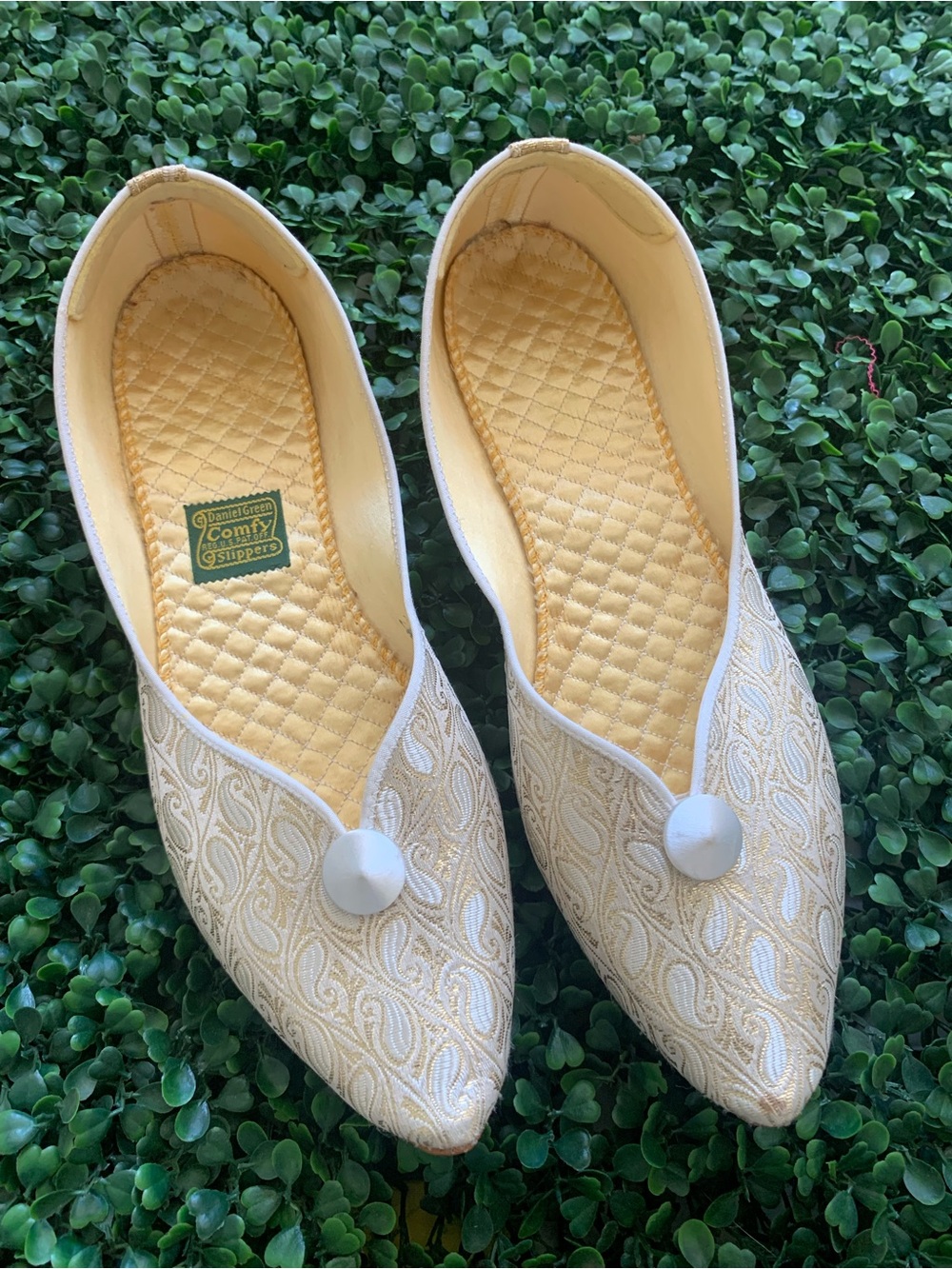 Vintage 60s 70s Daniel Green Gold & Pearl white bohemian paisley house slippers